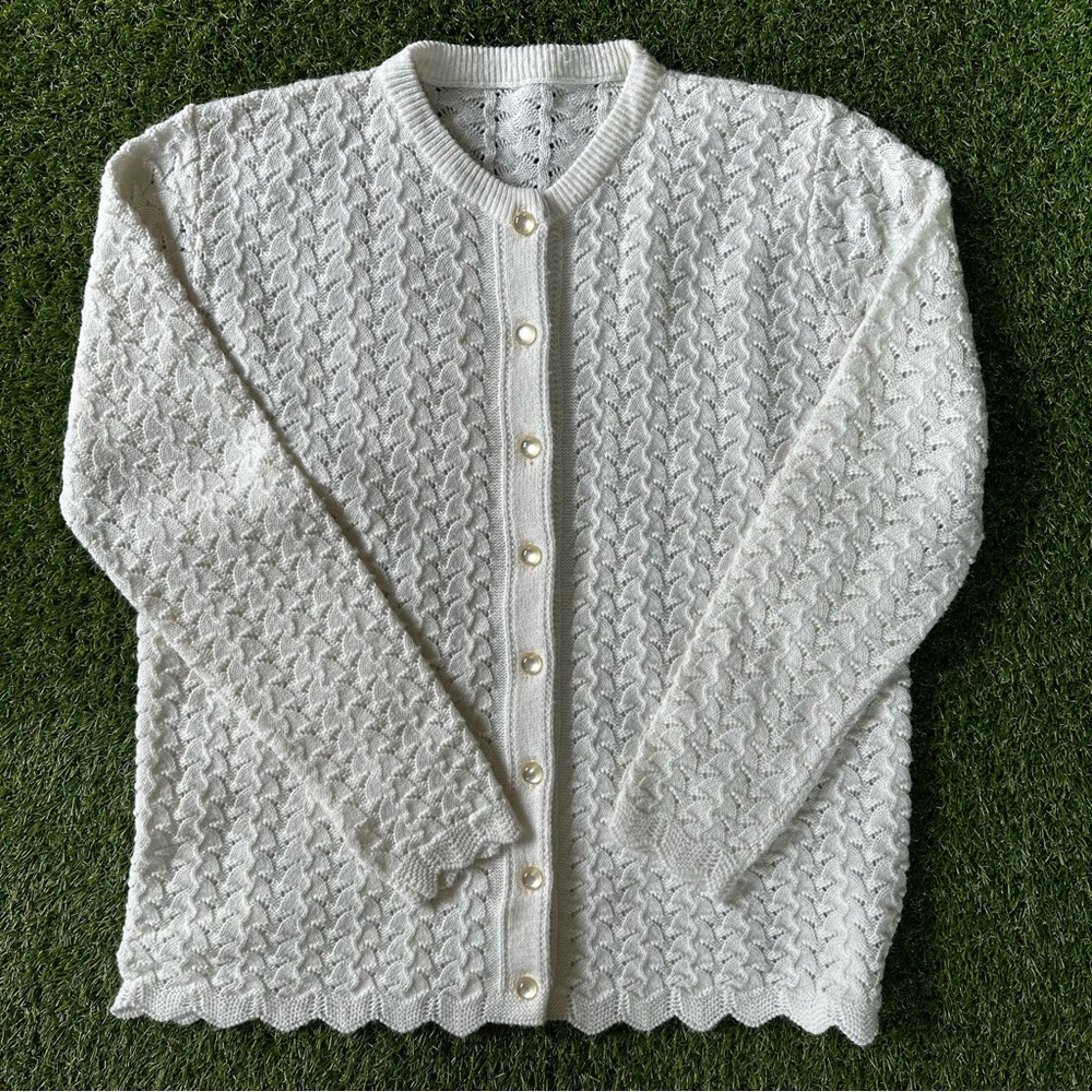 Cottage Core knit cardigan sweater size medium/large